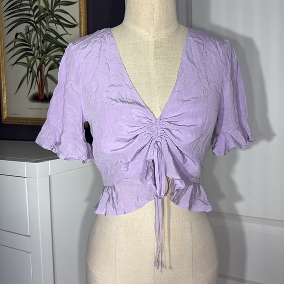 Tops - Cute cropped lavender blouse